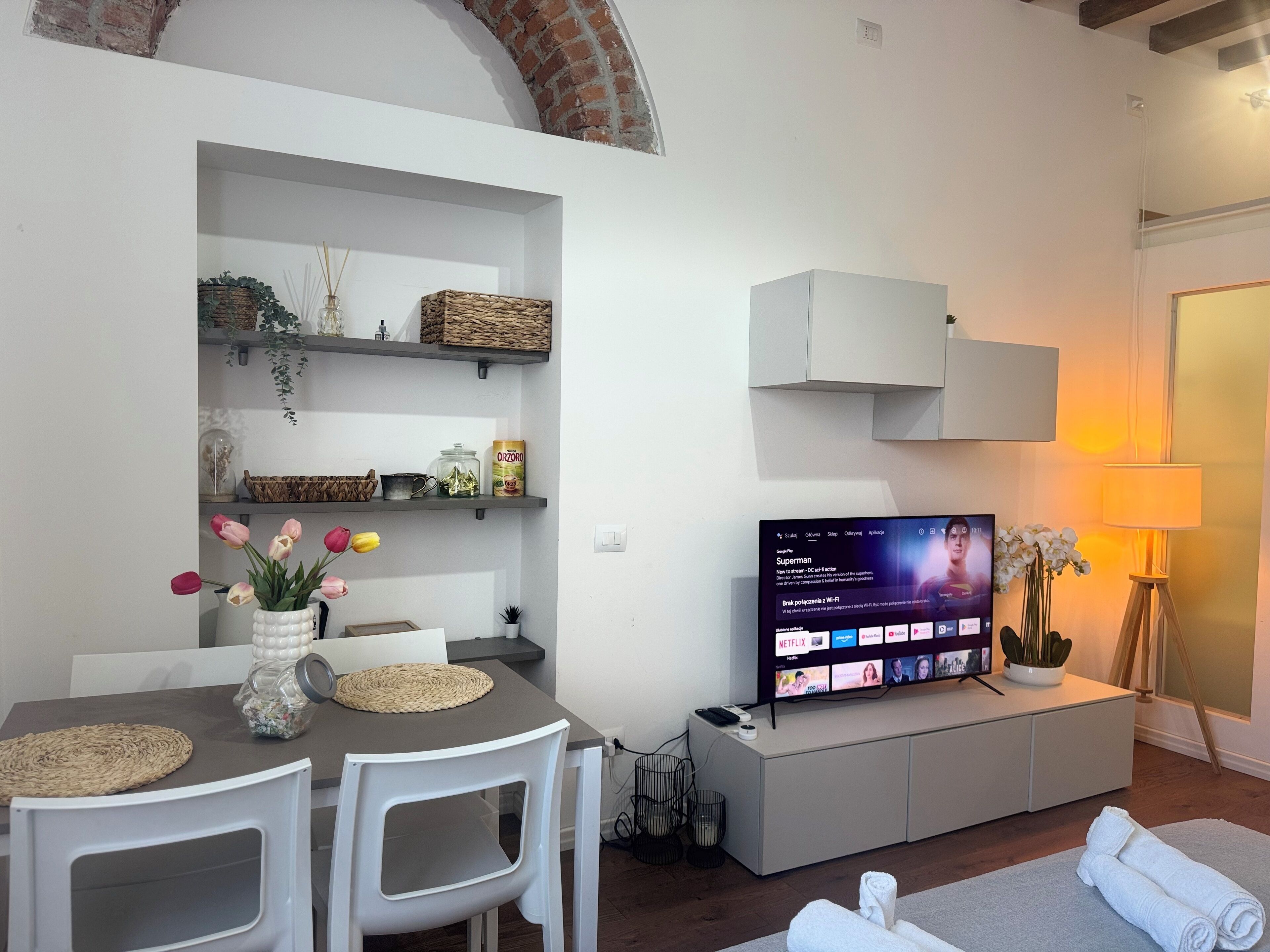 Estudio Deluxe, baño privado, vistas a la ciudad | Interior