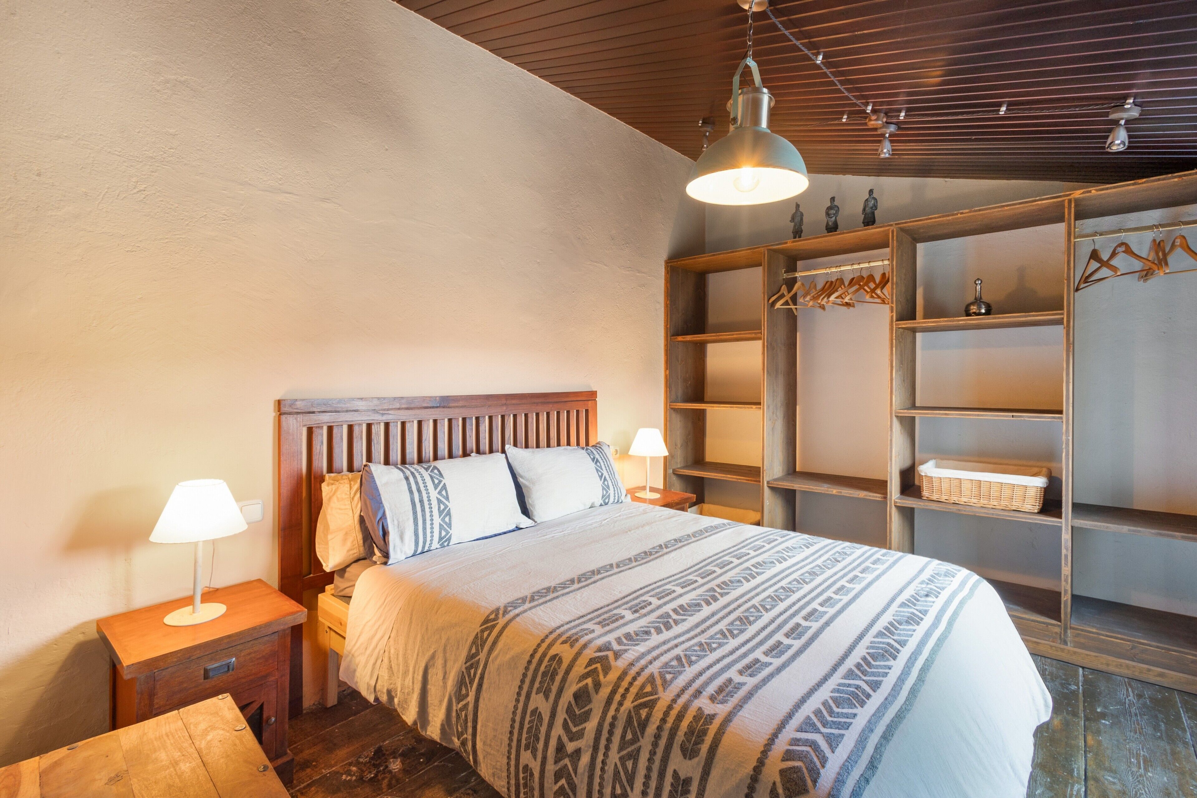 4 habitaciones, wifi y ropa de cama 