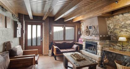 Landhaus 'Bellver' mit Bergblick, privater Terrasse und WLAN