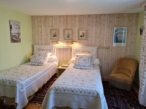 1 dormitorio y ropa de cama