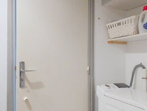 Interior - T2 40m² in Favière, sleeps 4, parking (Bormes-les-Mimosas)