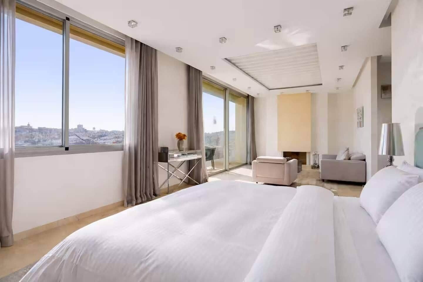 5 عدّة غرف نوم وواي فاي مجانًا وملاءات أسرّة