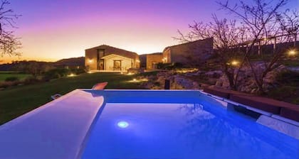 Casale del Mandorlo Piscina - Jacuzzi Riscaldata