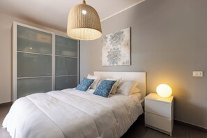 Casa (2 Bedrooms) | 2 dormitorios y tabla de planchar con plancha