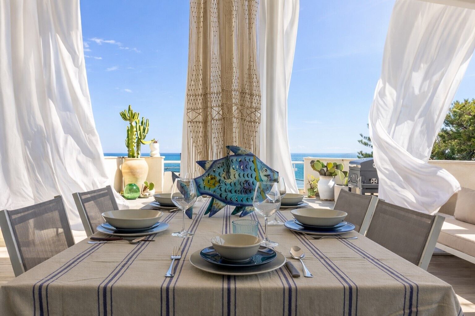 Rumah (2 Bedrooms) | Teras/patio