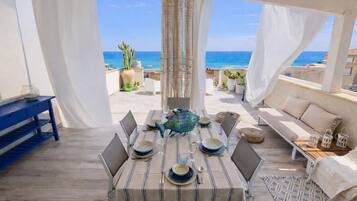 House (2 Bedrooms) | Terrace/patio