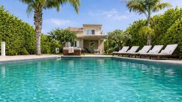 Villa (3 Bedrooms) | Front of property