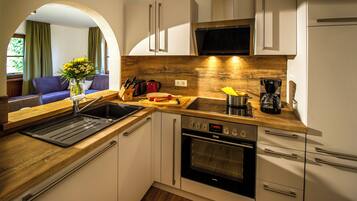 Kühlschrank, Ofen, Herdplatte, Geschirrspüler