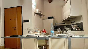 Forno, piano cottura, lavastoviglie