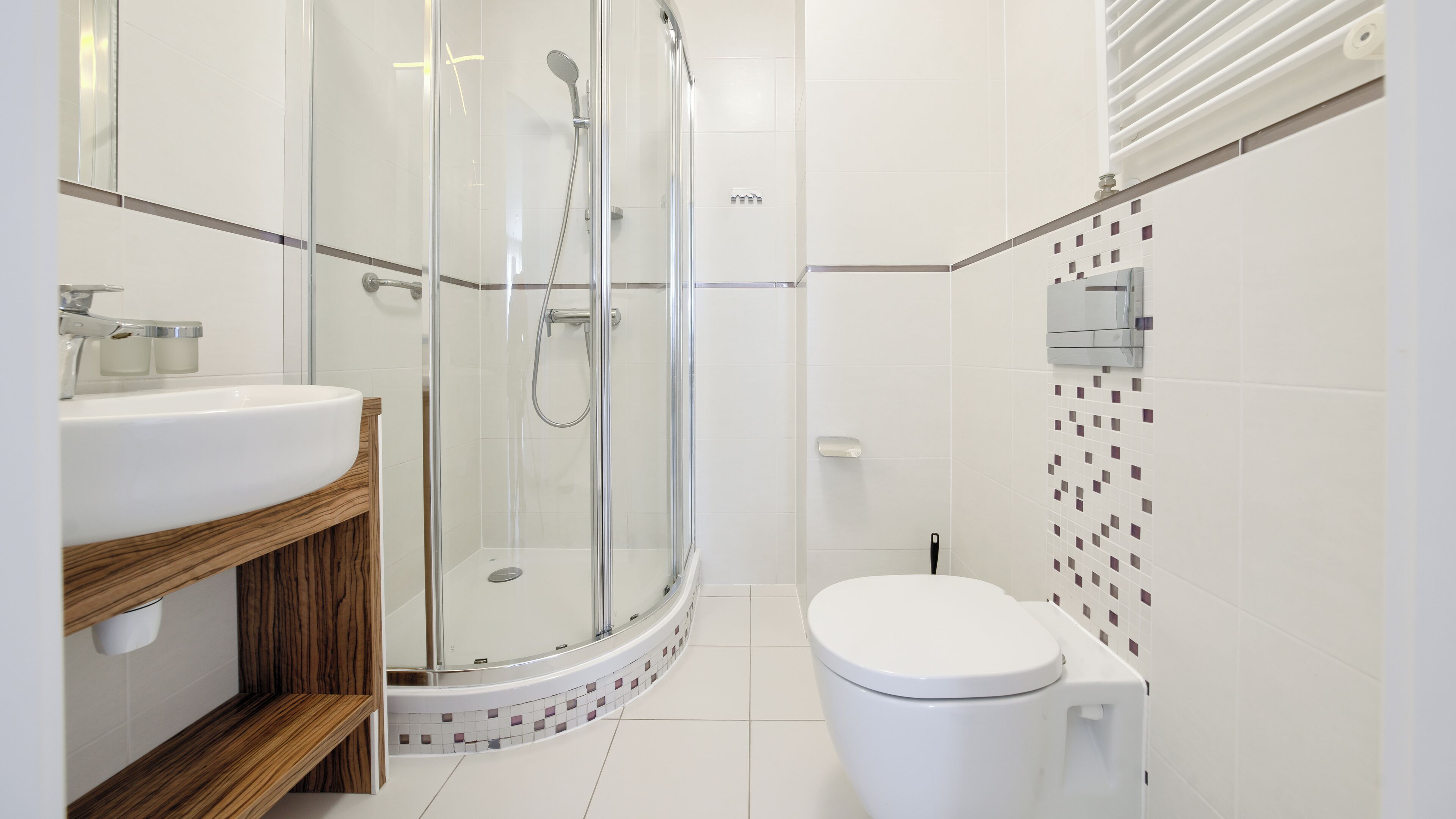 Leilighet, balkong, byutsikt (334) | Bad | Dusj og håndklær