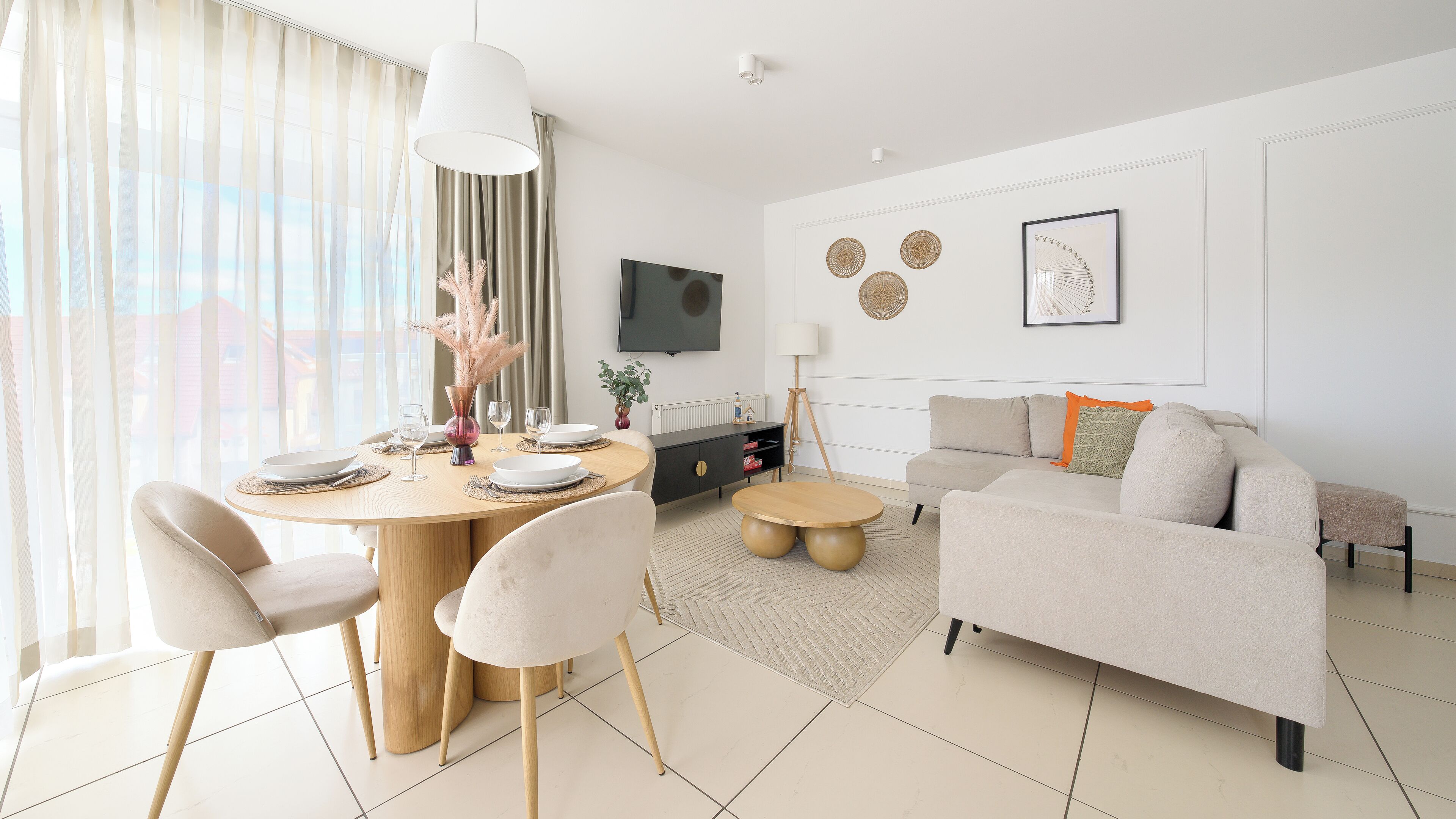 Apartment, Balcony, City View (334) | Living area