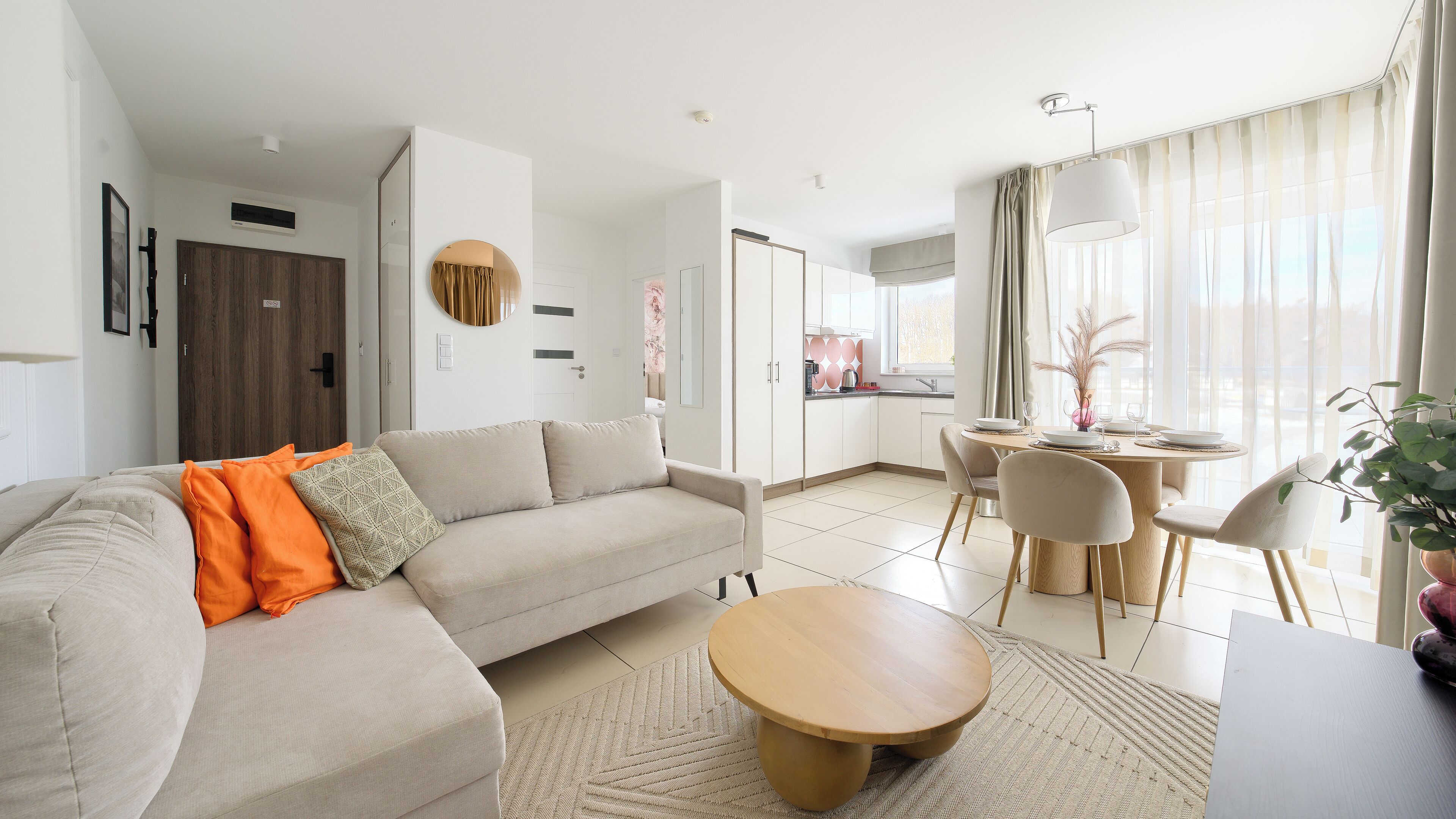 Leilighet, balkong, byutsikt (334) | Oppholdsområde | Flatskjerm-TV