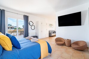 3 bedrooms, iron/ironing board, free WiFi, bed sheets - FABULOUS HOUSE MALLORCA by Priority Villas (Las Palmeras)