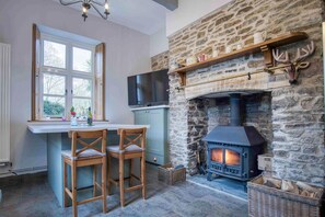 Floor plan - The Old Rectory - 5 Bedroom Holiday Home - Llanedi (Swansea)