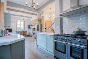 Floor plan - The Old Rectory - 5 Bedroom Holiday Home - Llanedi (Swansea)