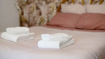 Iron/ironing board, WiFi, bed sheets