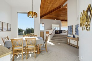 Dining - Lucky Heron-Breathtaking ocean and golf course views. (Bodega Bay)