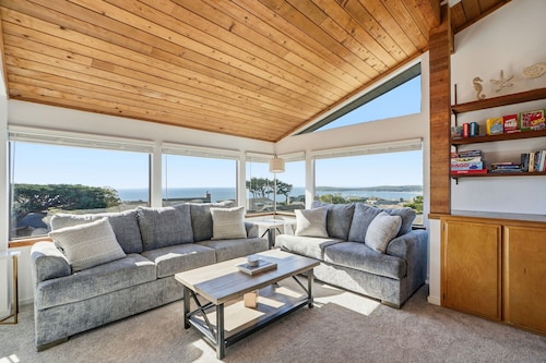 Lucky Heron-Breathtaking ocean and golf course views.