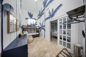 7 bedrooms, desk, iron/ironing board, travel crib