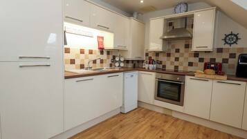 Cookware/dishes/utensils