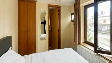 Apartment | 1 bedroom, bed sheets