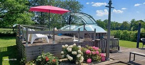 Terrace/patio - Superb 4★ luxury cottage with pool, spa and sauna, a true oasis of peace! (Domfront en Poiraie)