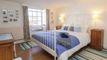2 bedrooms, individually decorated, individually furnished, free WiFi