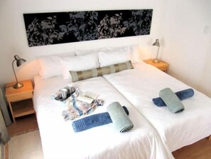 Tomannsrom, terrasse | Safe på rommet, strykejern/-brett og wi-fi (inkludert)