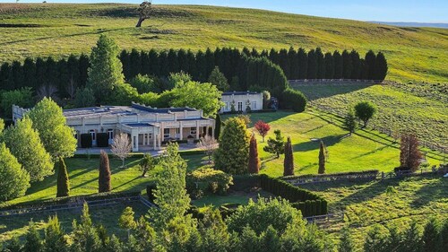 Chateau Bowral – Luxury Southern Highlands Estate with Poolhouse