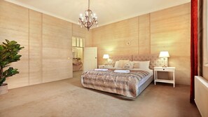 4 Schlafzimmer, Schreibtisch, Bügeleisen/Bügelbrett, Reisekinderbett