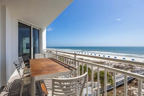 Outdoor dining - NEW GULF FRONT LISTING AT BEAUTIFUL SEA SPRAY RESORT! (Pensacola)