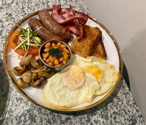 Free daily English breakfast  - 19 on Bay Noakes Boutique Hotel (Harare)