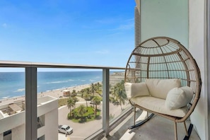 Property grounds - Beachfront Luxe Condo Sunrise Oceanfront Balcony (Hollywood)