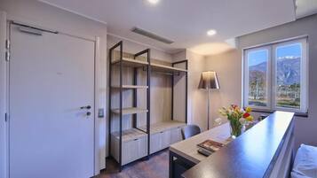 Deluxe Double Room | Interior