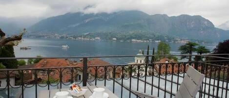 Standard Double Room | Outdoor dining