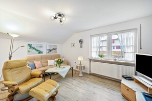 Fernseher, DVD-Player, Stereoanlage