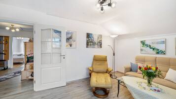 Fernseher, DVD-Player, Stereoanlage