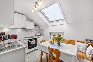 Kühlschrank, Ofen, Herdplatte, Geschirrspüler