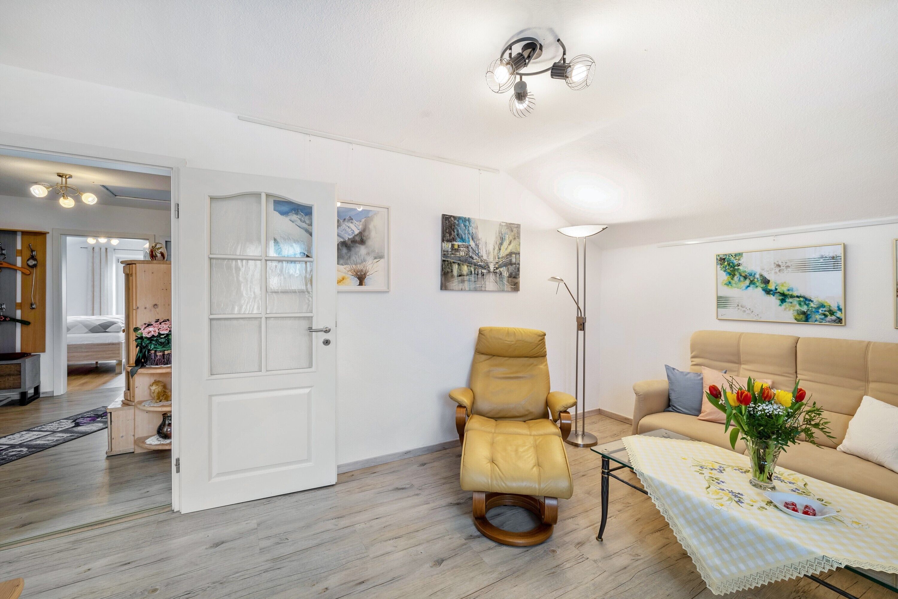 Televisión, reproductor de DVD, estéreo