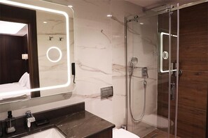 Chambre Double Deluxe | Salle de bain