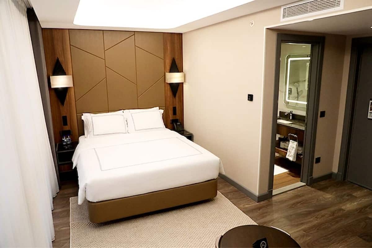 Deluxe Double Room | Premium bedding, minibar, desk, laptop workspace