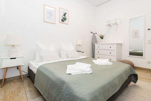 Global Living Dresden Frauenkirche