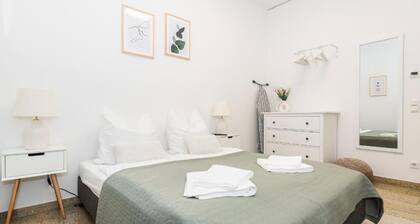 Global Living Dresden Frauenkirche