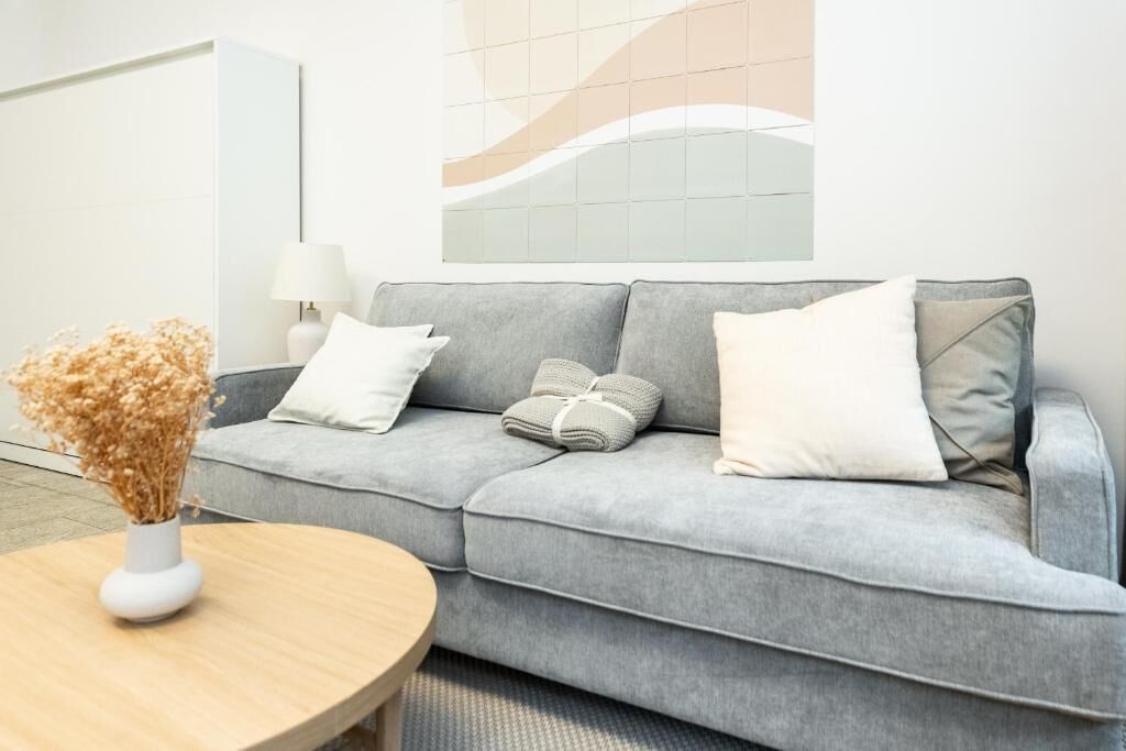 Apartment, 1 Bedroom, Balcony, City View | Living area