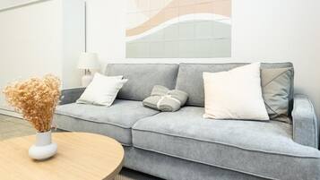 Apartment, 1 Bedroom, Balcony, City View | Living area