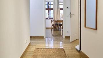 Leilighet, 3 soverom, balkong, byutsikt | Innvendig