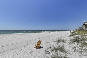 Beach nearby, white sand - Beach House - Beachside Sunrise (Panama City Beach)