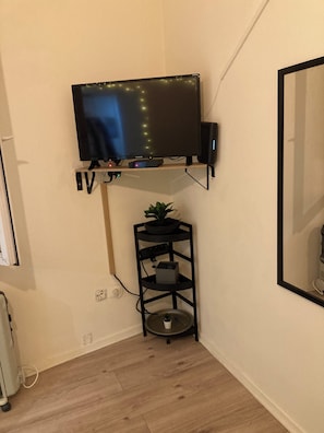 Interior - Cosy studio with mezzanine - Near Seine & Paris (Asnières-sur-Seine)