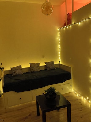 Interior - Cosy studio with mezzanine - Near Seine & Paris (Asnières-sur-Seine)