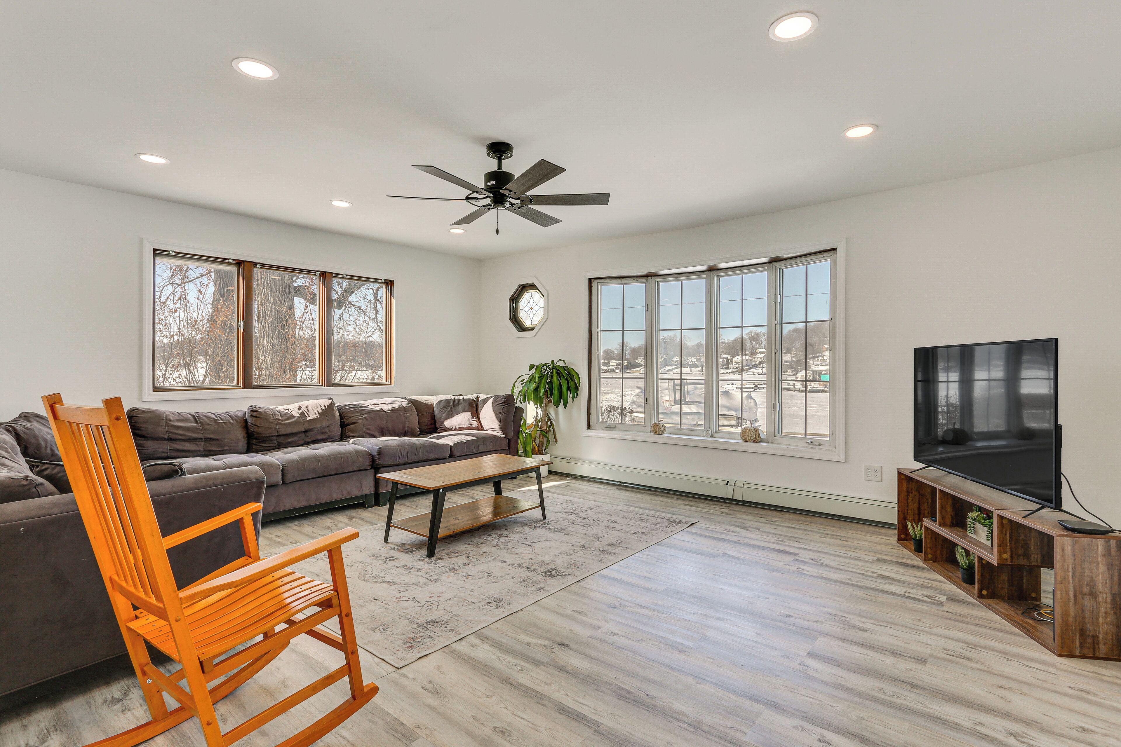 House (4 Bedrooms) | Front of property